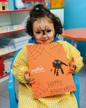 niña-halloween-manualidad-ludus